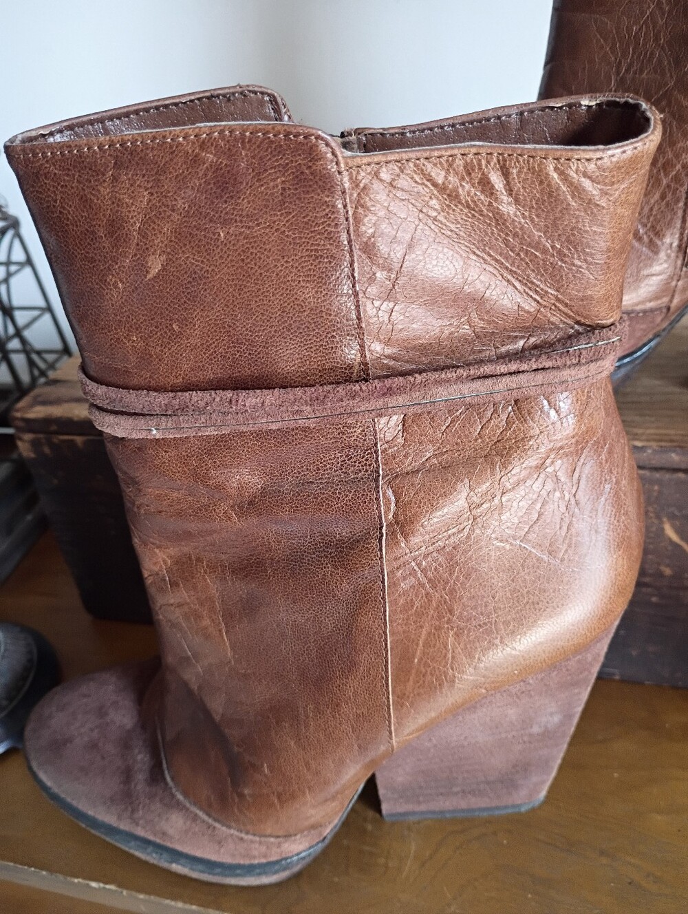 Hinge Suede Western Cowgirl Boho Chunky Stacked Heel Ankle Boots Women Size 8.5M - Picture 3 of 6